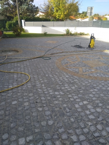 Pavé gris/jaune